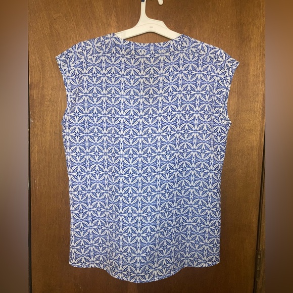Katte’s kloset tank top blouse - Picture 4 of 4